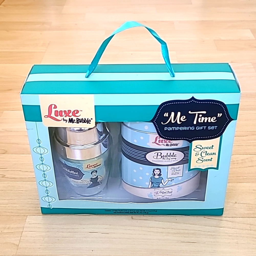 Factory sealed Luxe By Mr. Bubble "Me Time Sweet clean ST Pampering Gift Set